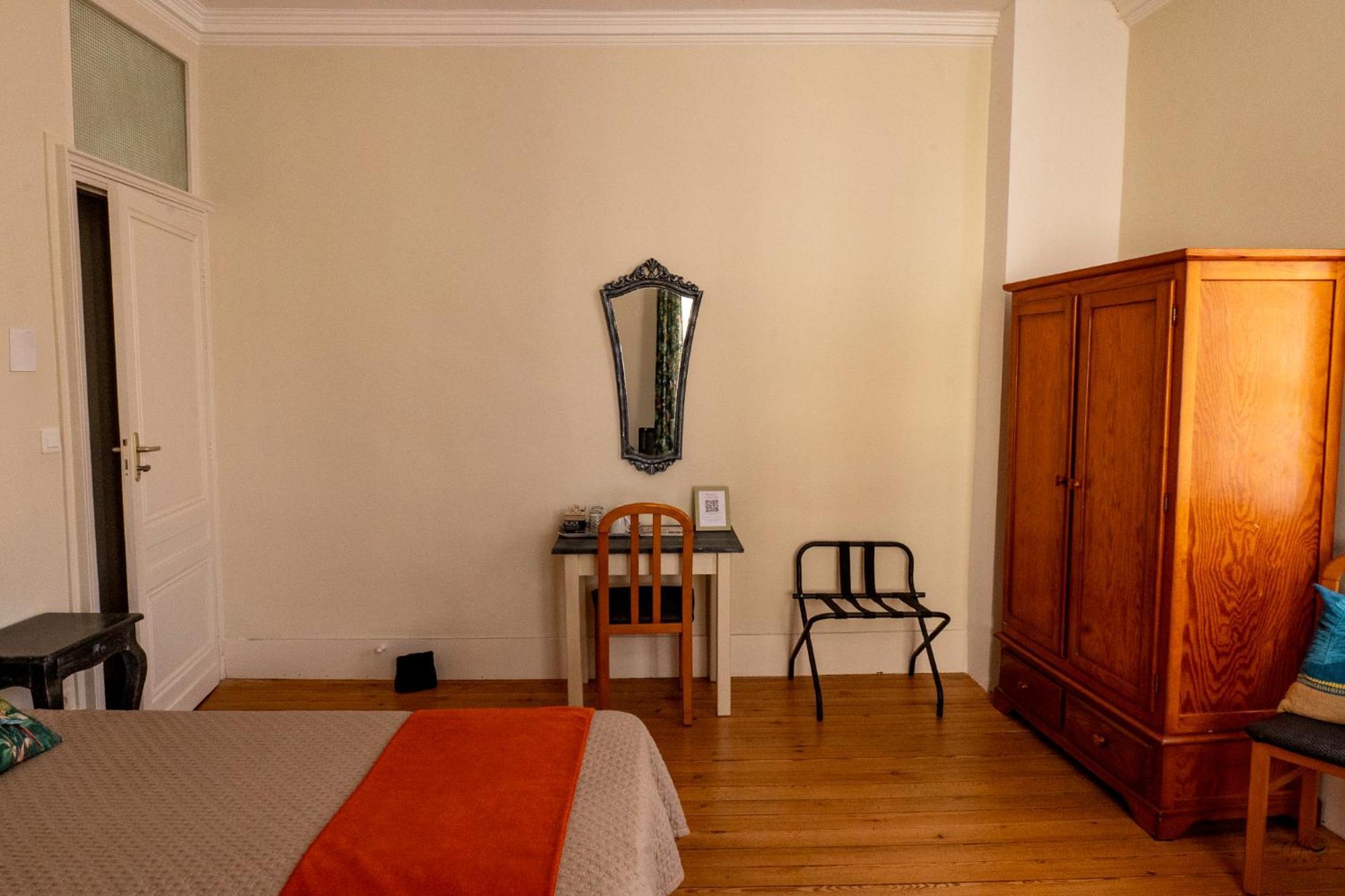La Maison Duffour D'hotes Avec Petit Dejeuner Alojamento de Acomodação e Pequeno-almoço